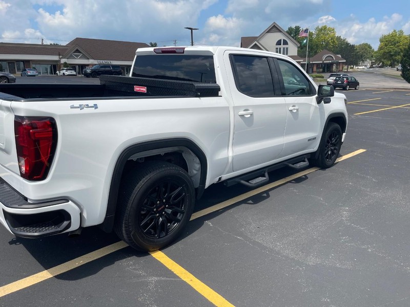 GMC Sierra 1500 Vehicle Full-screen Gallery Image 6