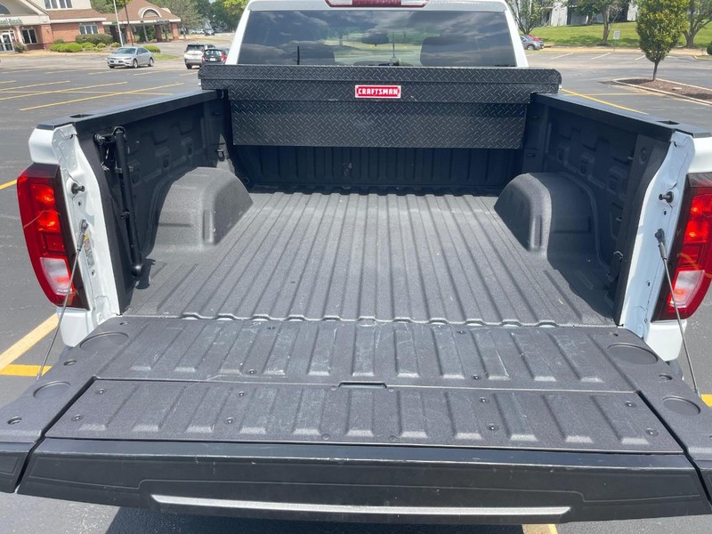 GMC Sierra 1500 Vehicle Full-screen Gallery Image 8