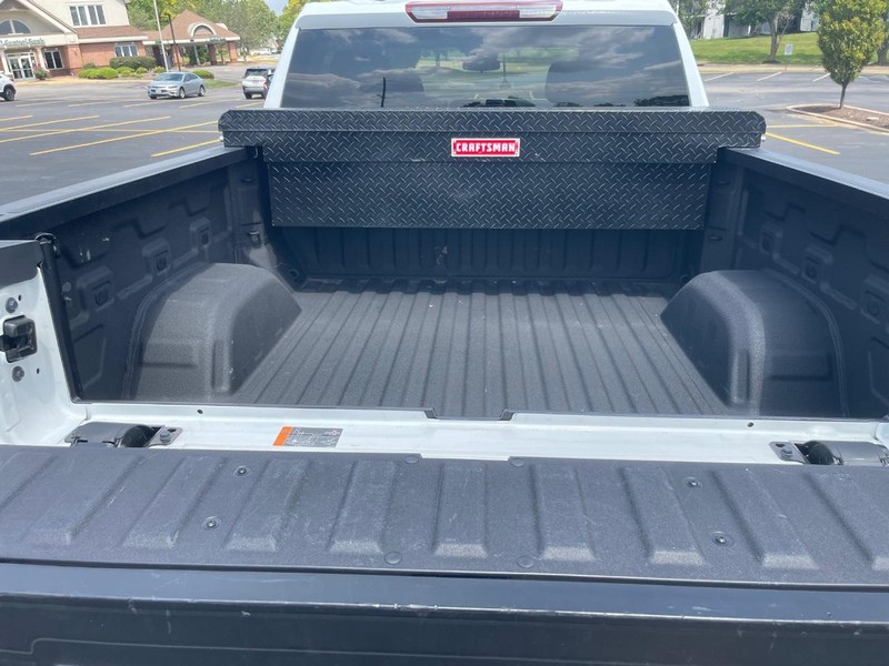 GMC Sierra 1500 Vehicle Full-screen Gallery Image 9