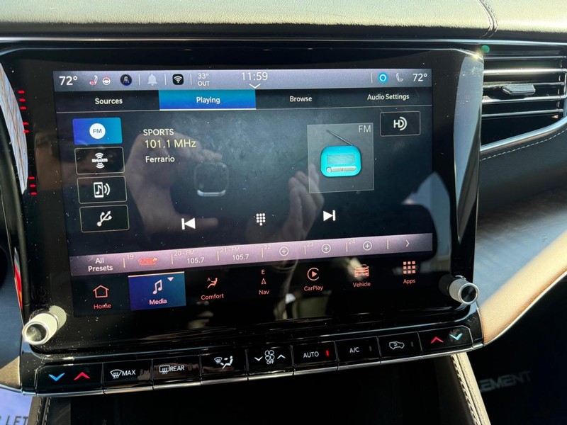 Jeep Grand Wagoneer L Vehicle Full-screen Gallery Image 13