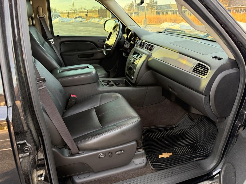 Chevrolet Silverado 1500 Vehicle Full-screen Gallery Image 5