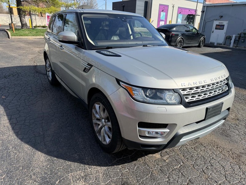 Land Rover Range Rover Sport Vehicle Full-screen Gallery Image 2