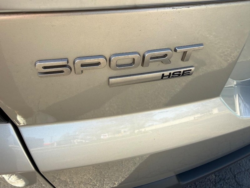 Land Rover Range Rover Sport Vehicle Full-screen Gallery Image 7