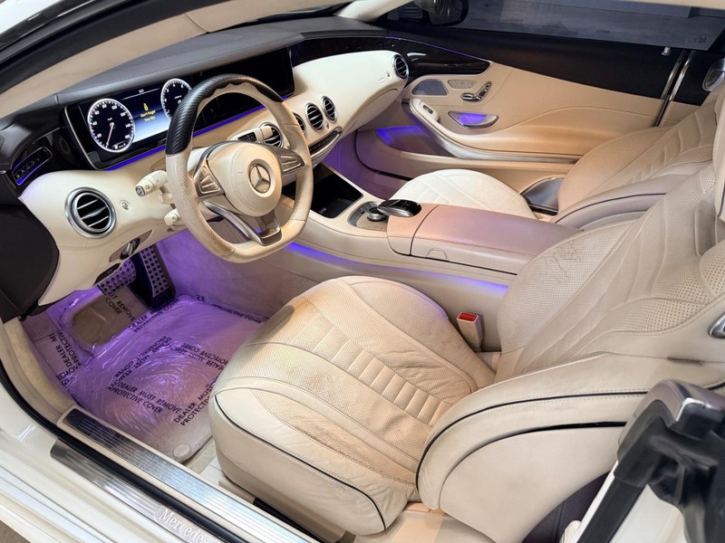 Mercedes-Benz S-Class Vehicle Full-screen Gallery Image 9