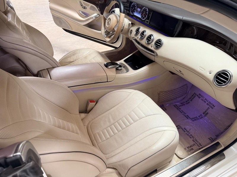 Mercedes-Benz S-Class Vehicle Full-screen Gallery Image 14