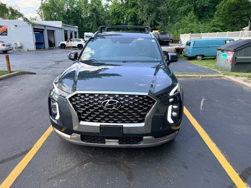 Hyundai Palisade Vehicle Full-screen Gallery Image 2
