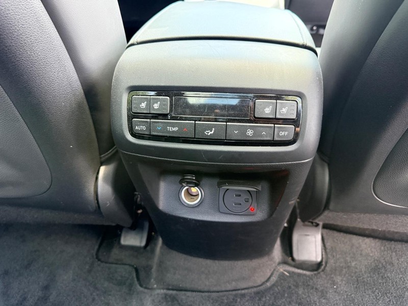 Hyundai Palisade Vehicle Full-screen Gallery Image 12
