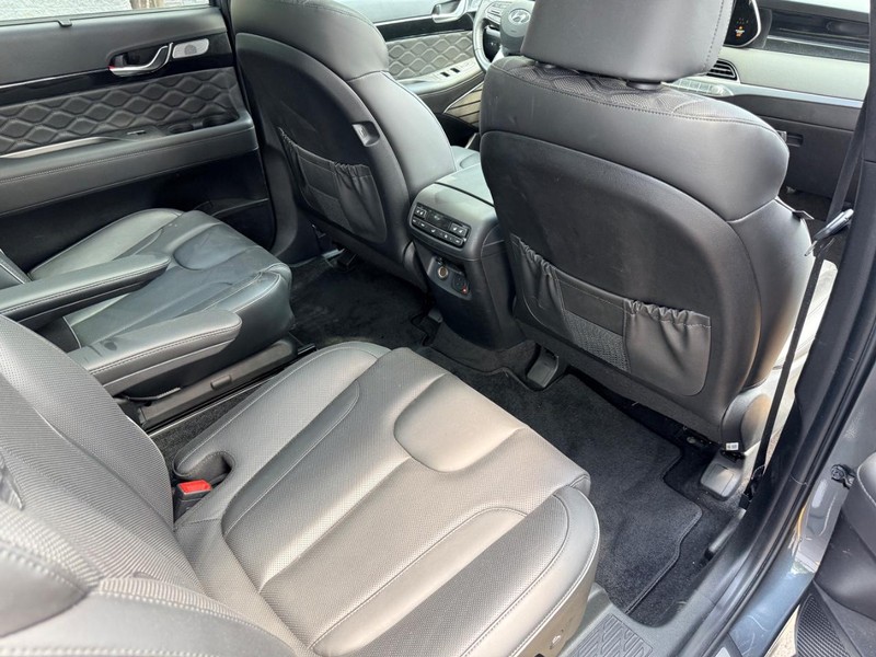 Hyundai Palisade Vehicle Full-screen Gallery Image 13