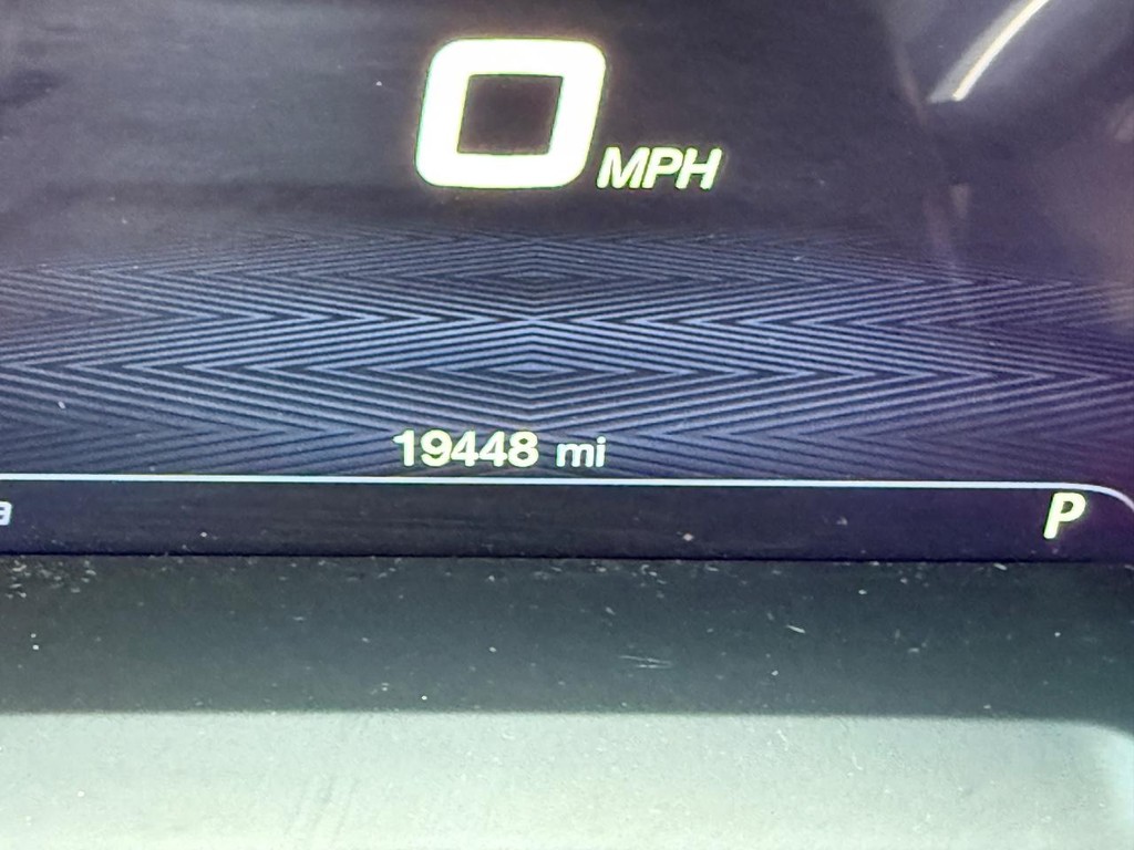 Alfa Romeo Stelvio Vehicle Full-screen Gallery Image 20