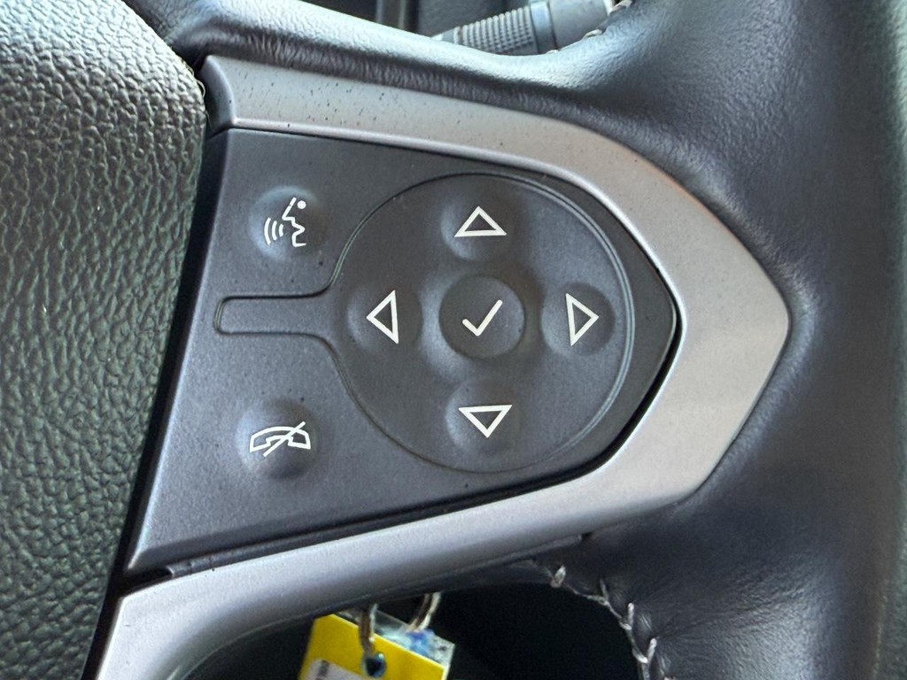 Chevrolet Colorado Vehicle Full-screen Gallery Image 14