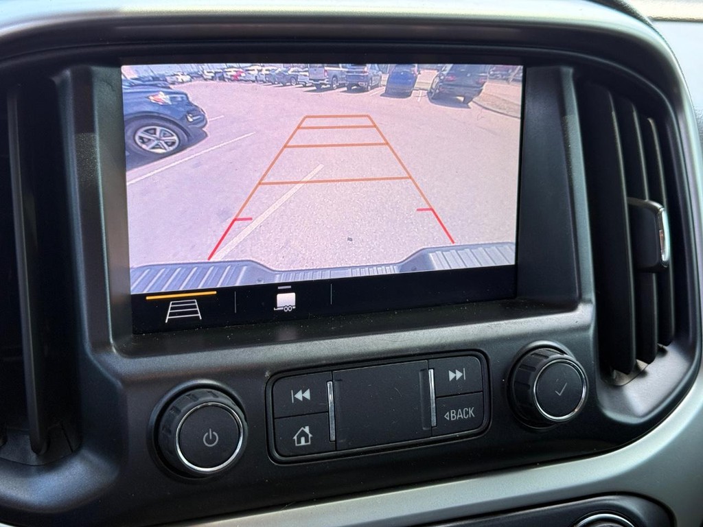 Chevrolet Colorado Vehicle Full-screen Gallery Image 16