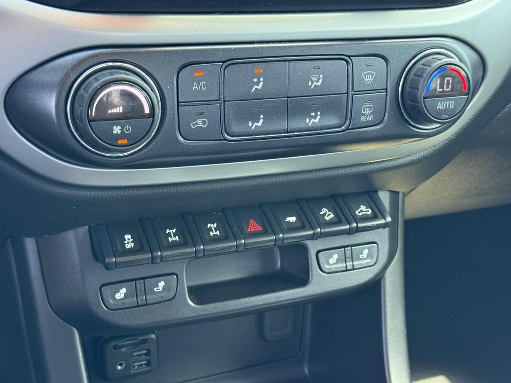 Chevrolet Colorado Vehicle Full-screen Gallery Image 17