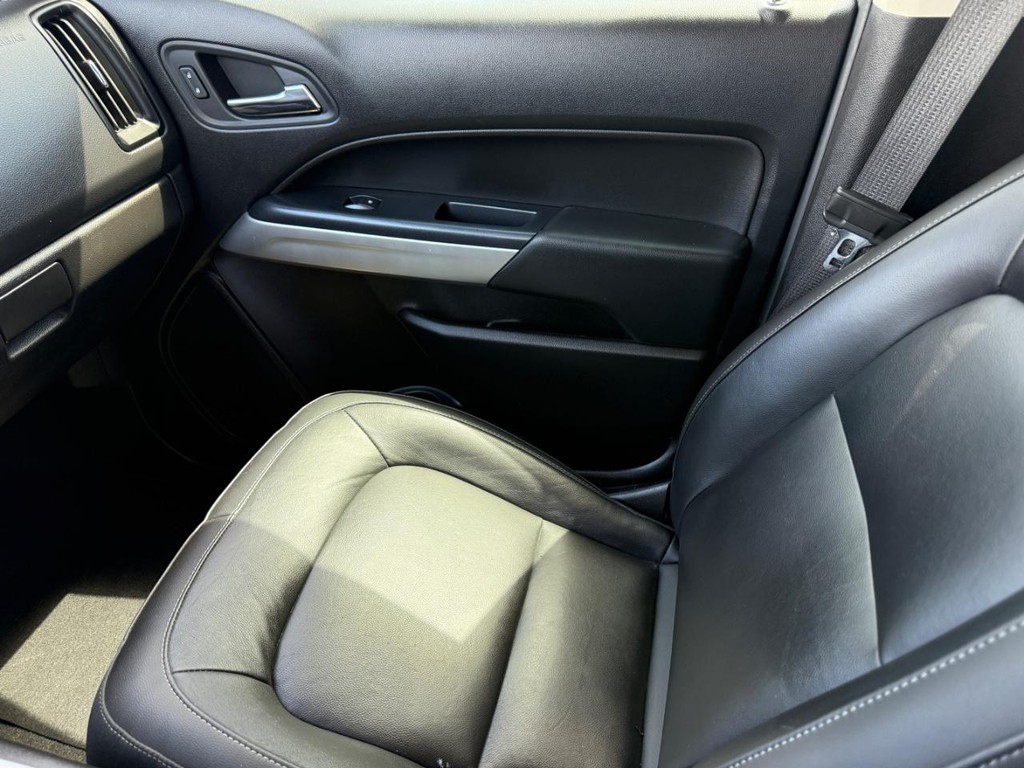 Chevrolet Colorado Vehicle Full-screen Gallery Image 19