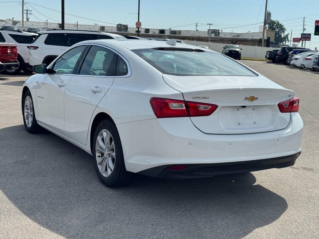 Chevrolet Malibu Vehicle Full-screen Gallery Image 06