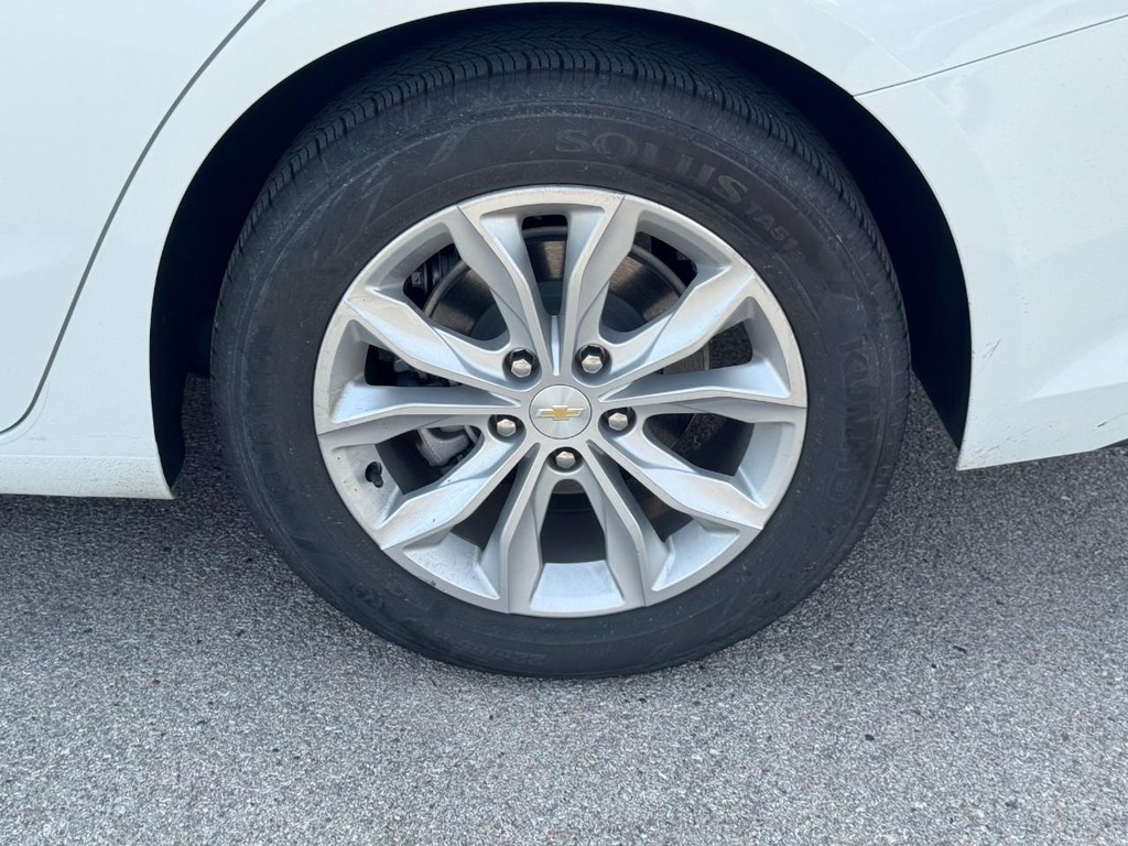 Chevrolet Malibu Vehicle Full-screen Gallery Image 07