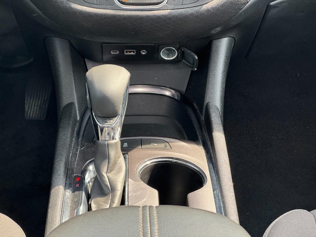 Chevrolet Malibu Vehicle Full-screen Gallery Image 14