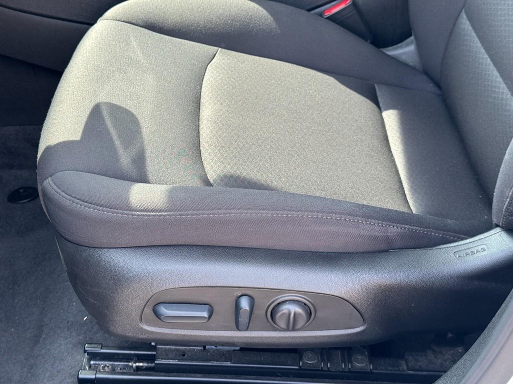 Chevrolet Malibu Vehicle Full-screen Gallery Image 24