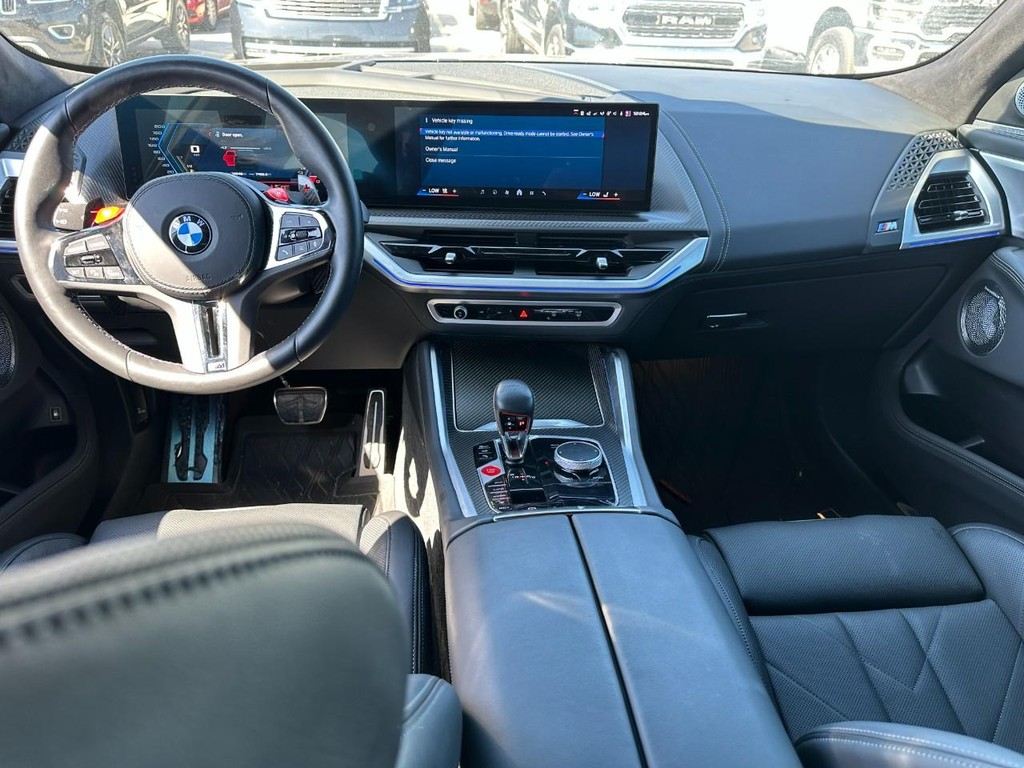 BMW XM Vehicle Full-screen Gallery Image 12