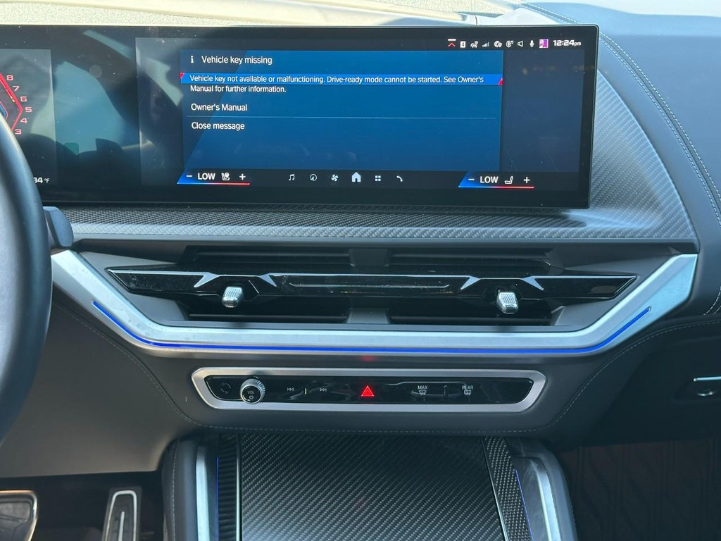 BMW XM Vehicle Full-screen Gallery Image 14