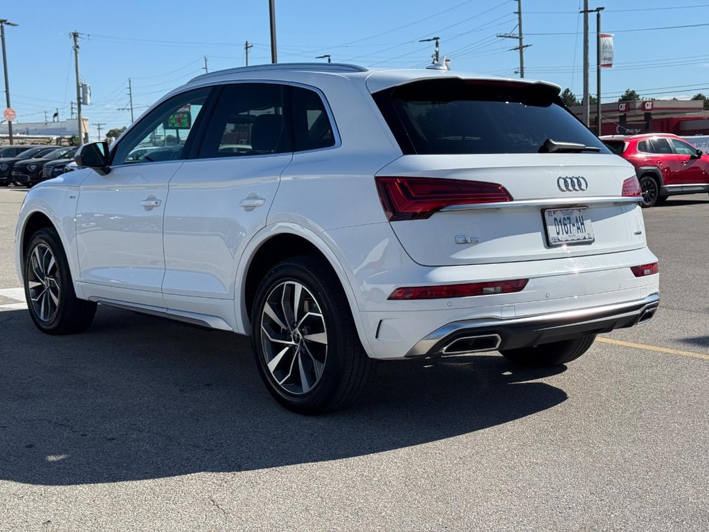 Audi Q5 Vehicle Full-screen Gallery Image 05