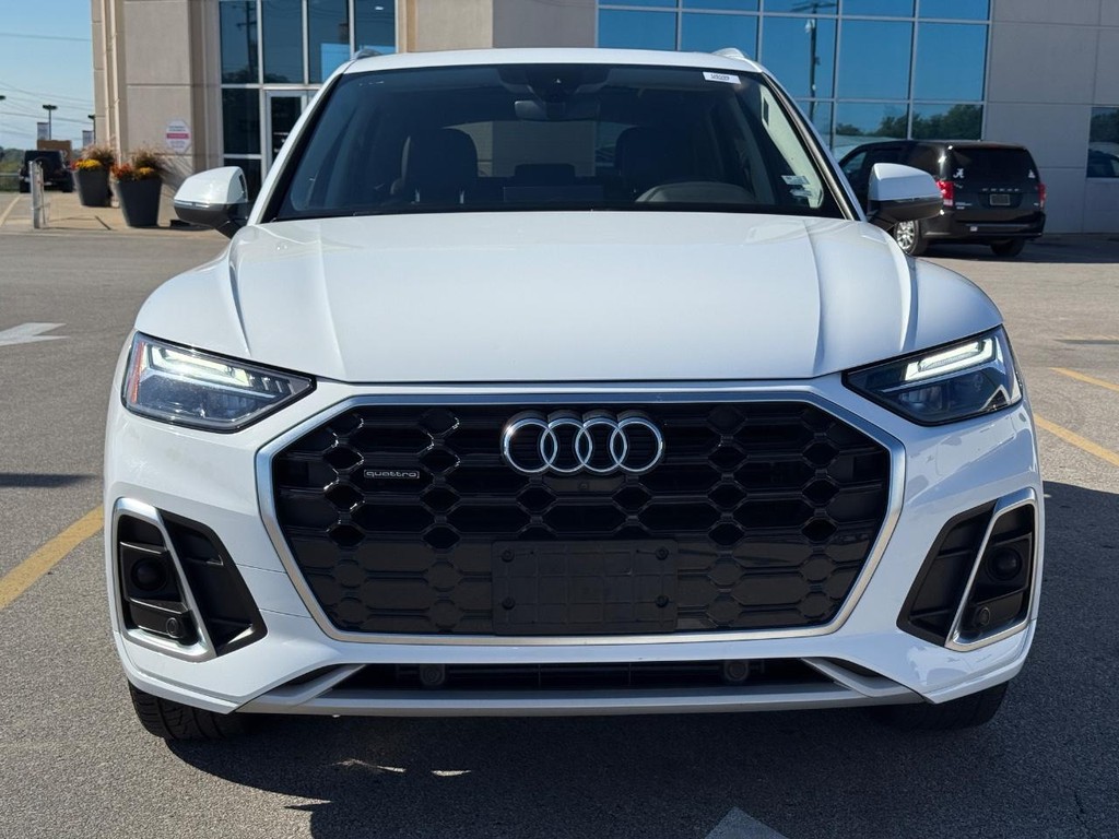 Audi Q5 Vehicle Full-screen Gallery Image 10