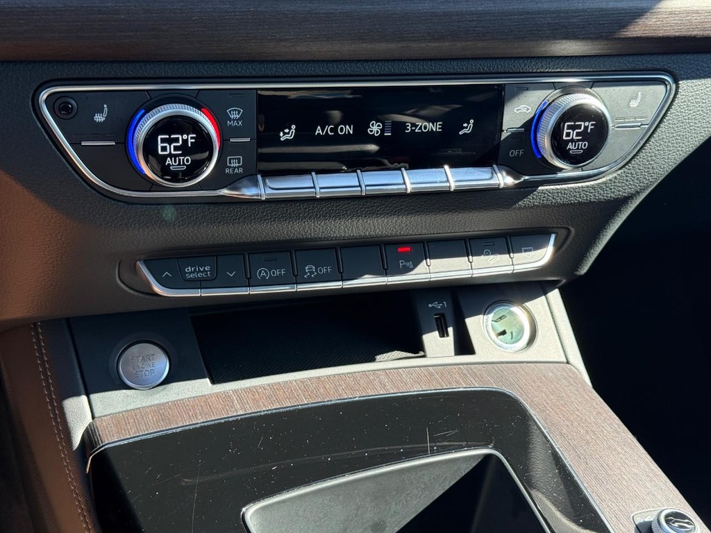 Audi Q5 Vehicle Full-screen Gallery Image 19