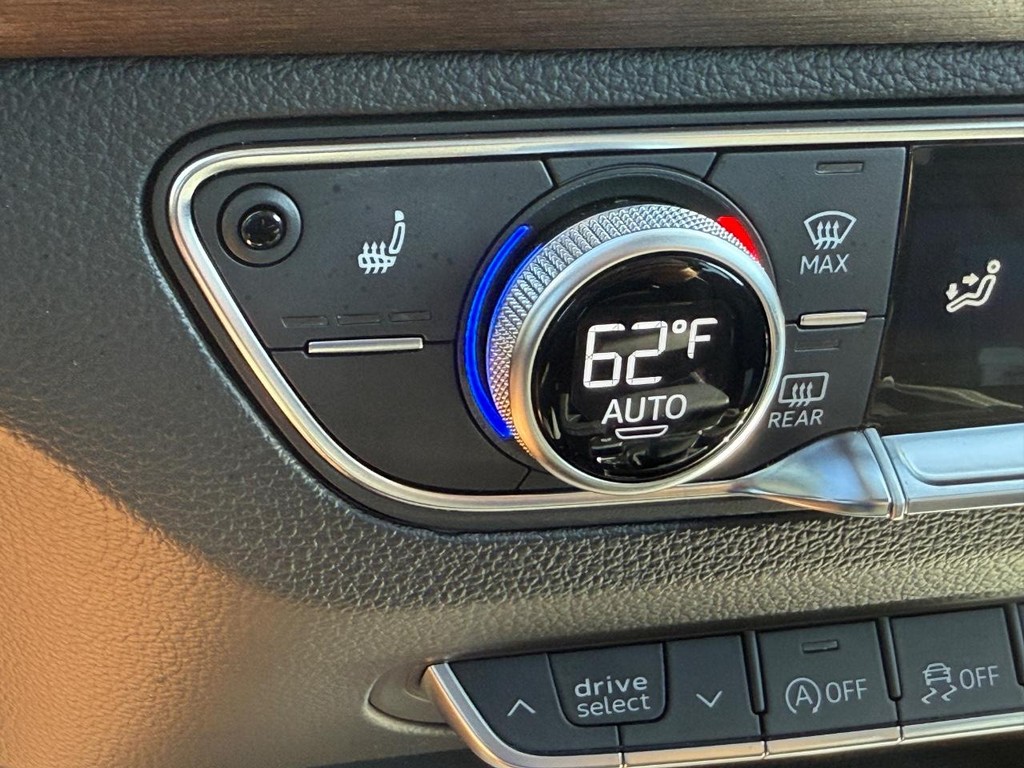 Audi Q5 Vehicle Full-screen Gallery Image 20