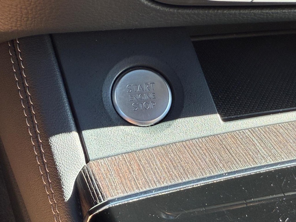 Audi Q5 Vehicle Full-screen Gallery Image 21