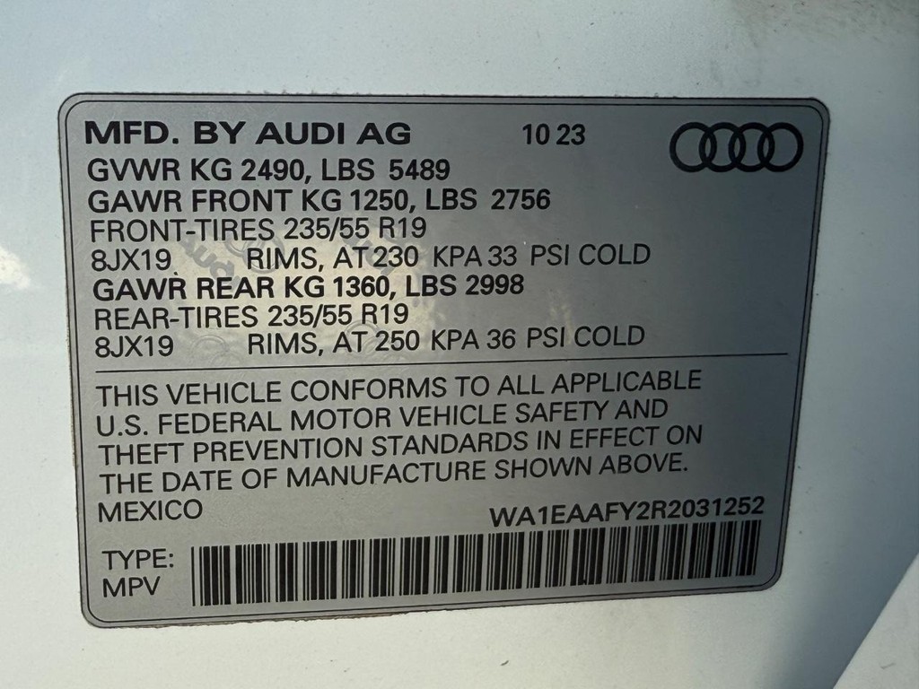 Audi Q5 Vehicle Full-screen Gallery Image 29