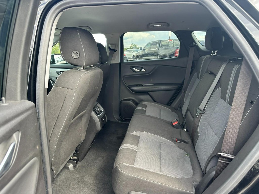 Chevrolet Blazer Vehicle Full-screen Gallery Image 10