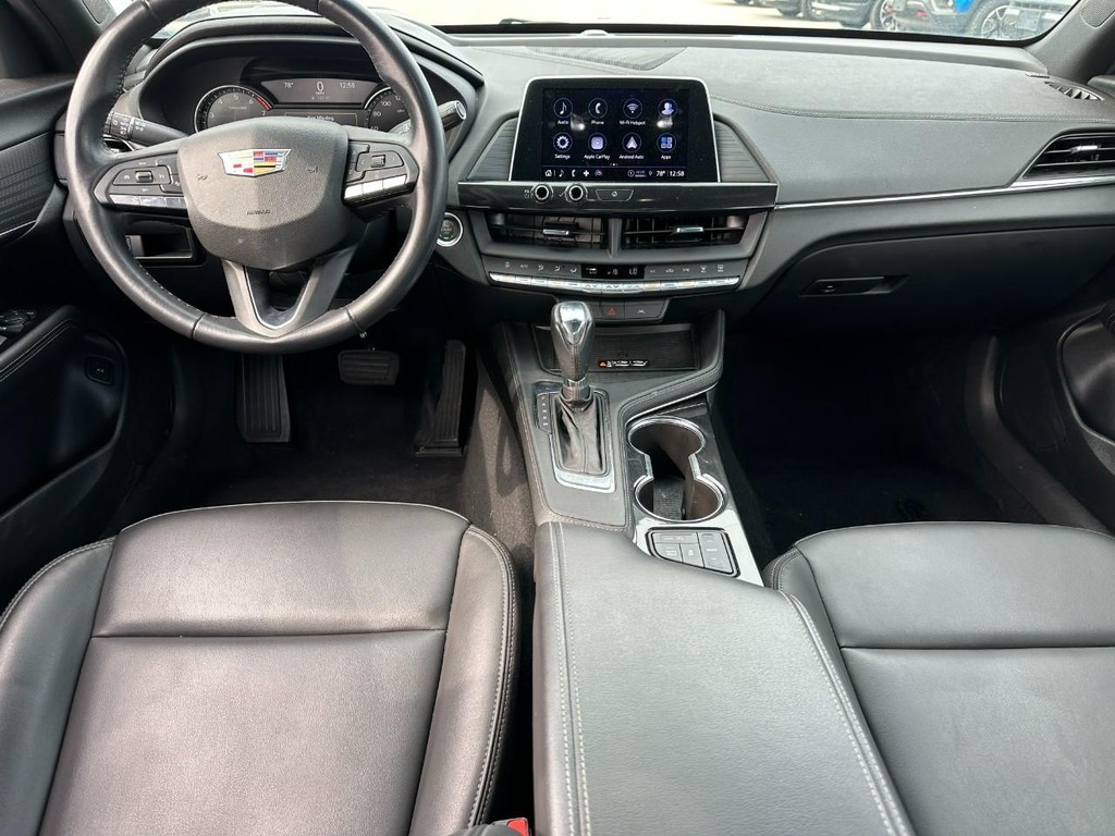 Cadillac CT4 Vehicle Full-screen Gallery Image 09