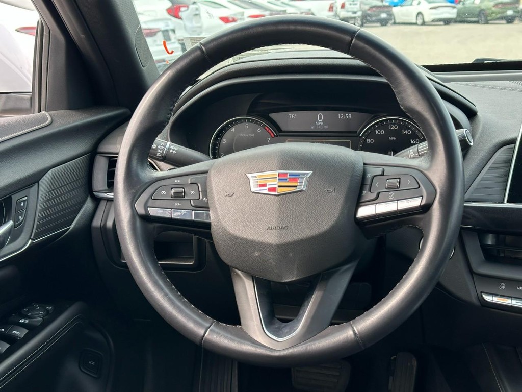 Cadillac CT4 Vehicle Full-screen Gallery Image 10