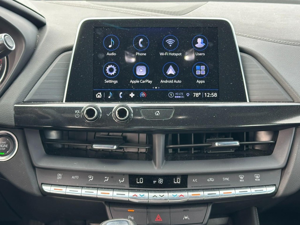 Cadillac CT4 Vehicle Full-screen Gallery Image 11