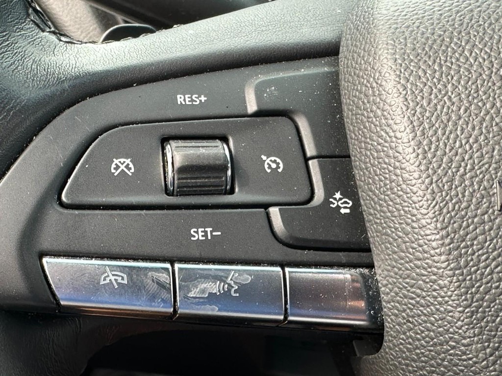 Cadillac CT4 Vehicle Full-screen Gallery Image 16