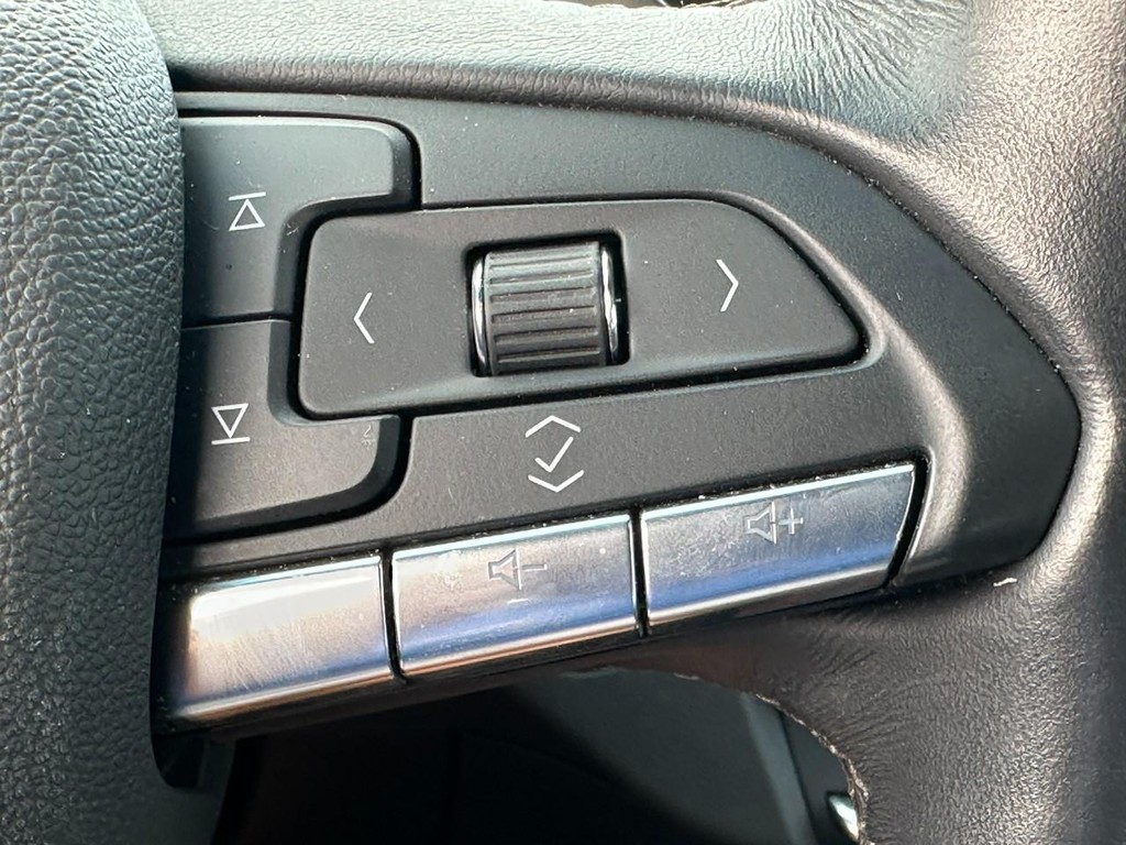 Cadillac CT4 Vehicle Full-screen Gallery Image 17