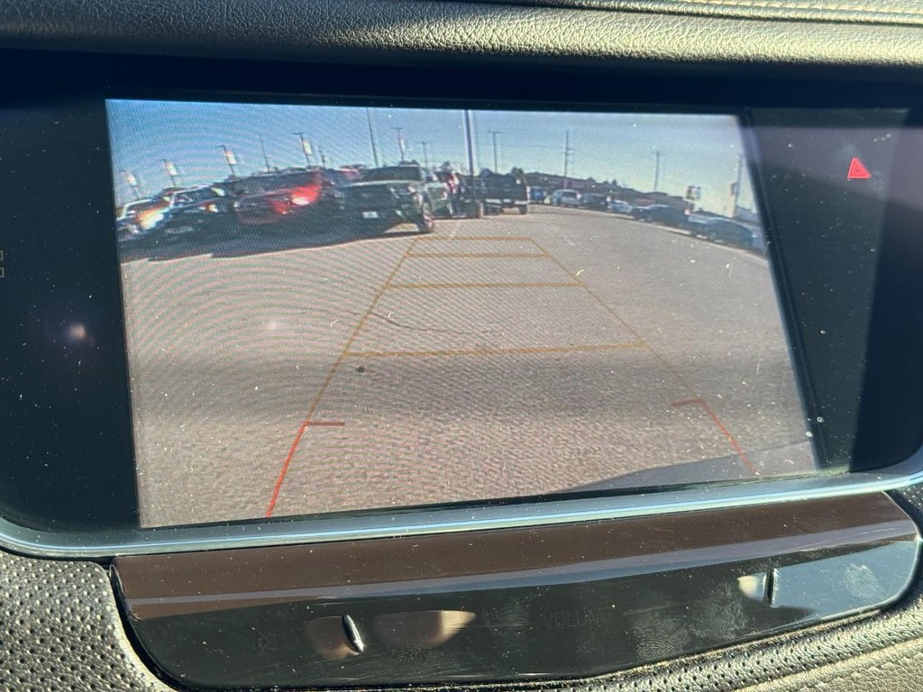 Cadillac XT5 Vehicle Full-screen Gallery Image 21