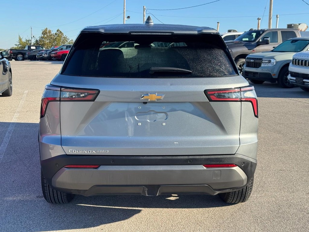 Chevrolet Equinox Vehicle Full-screen Gallery Image 05