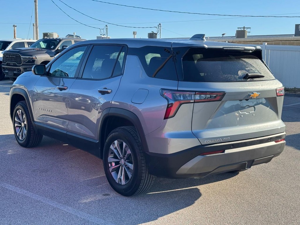 Chevrolet Equinox Vehicle Full-screen Gallery Image 06