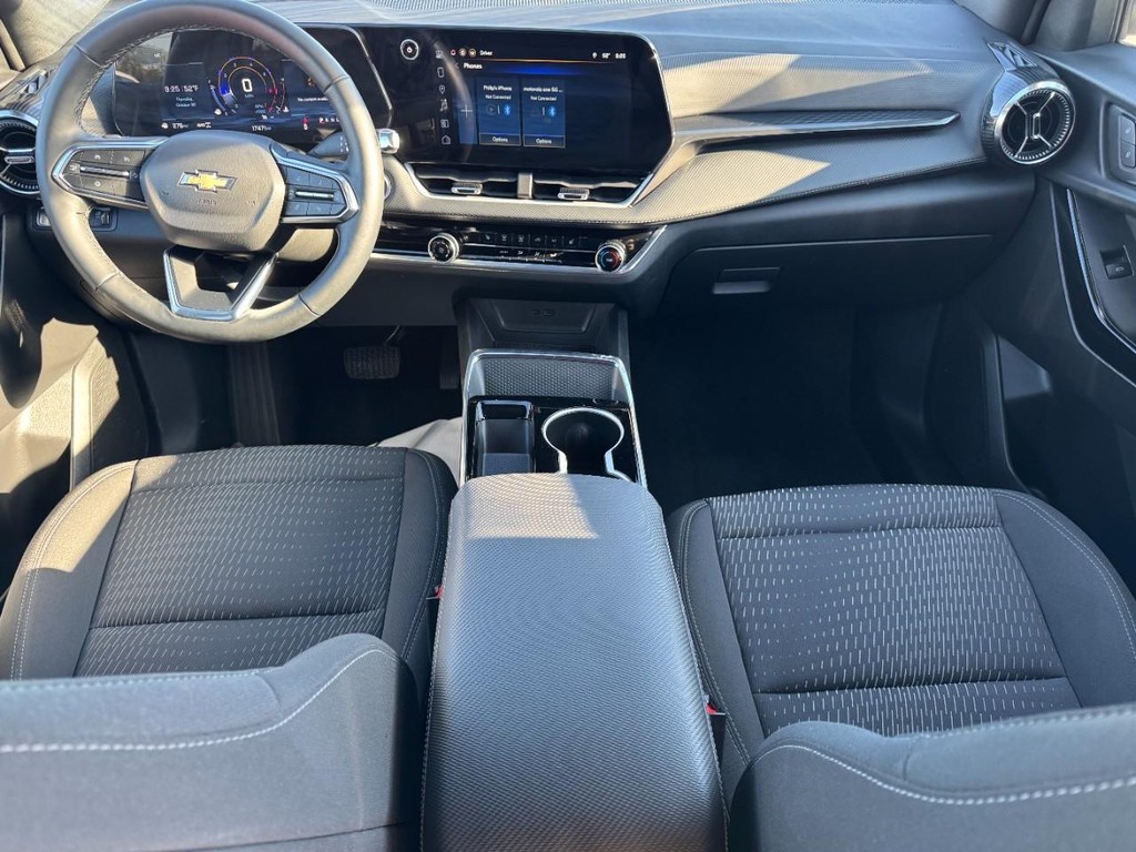 Chevrolet Equinox Vehicle Full-screen Gallery Image 11