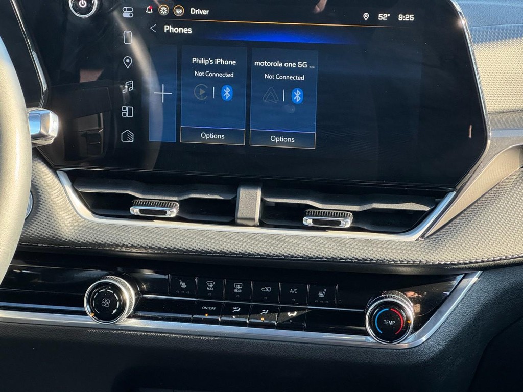 Chevrolet Equinox Vehicle Full-screen Gallery Image 13