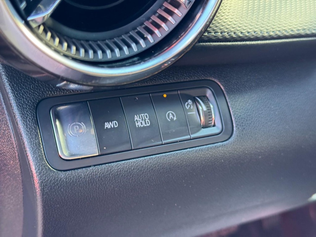 Chevrolet Equinox Vehicle Full-screen Gallery Image 16