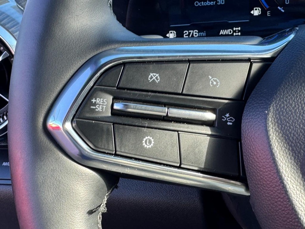 Chevrolet Equinox Vehicle Full-screen Gallery Image 17