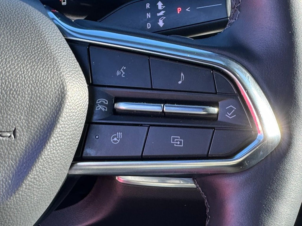 Chevrolet Equinox Vehicle Full-screen Gallery Image 18