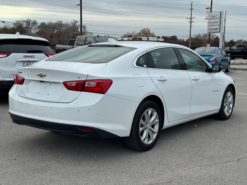 Chevrolet Malibu Vehicle Full-screen Gallery Image 03