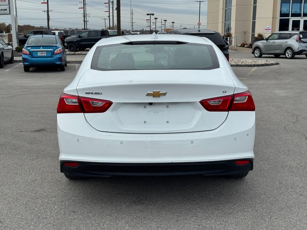 Chevrolet Malibu Vehicle Full-screen Gallery Image 04