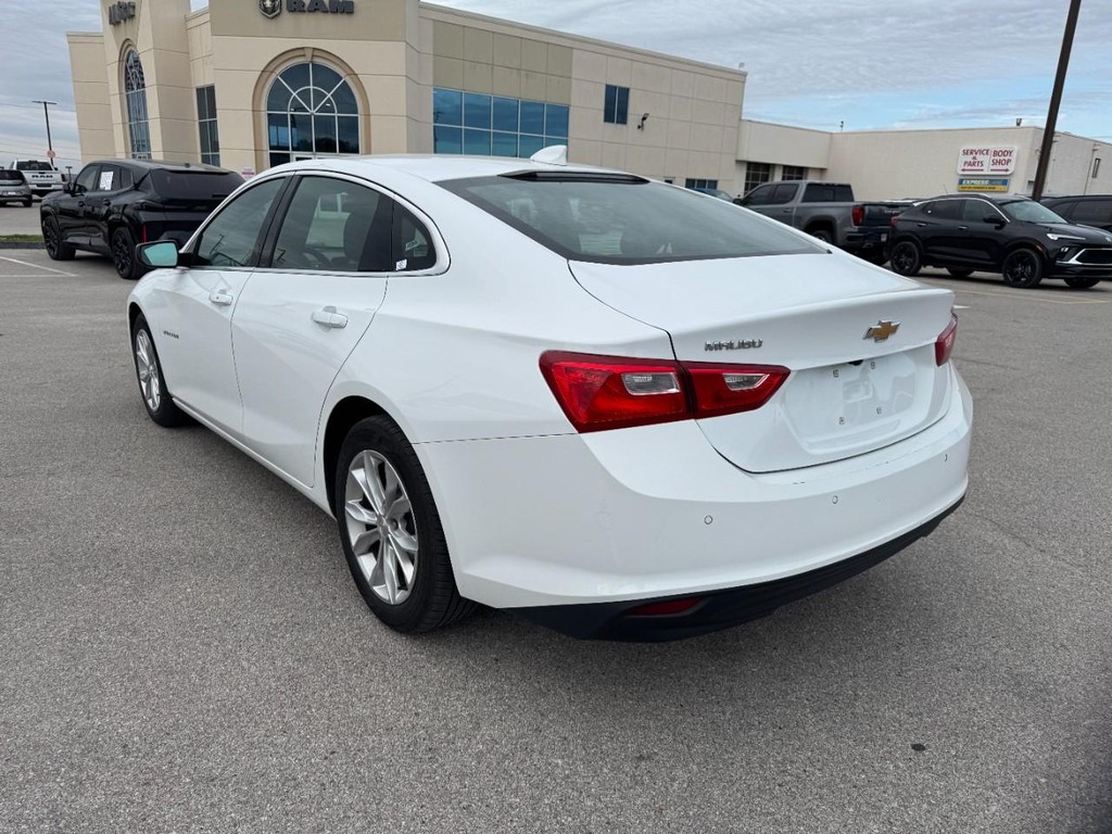 Chevrolet Malibu Vehicle Full-screen Gallery Image 05