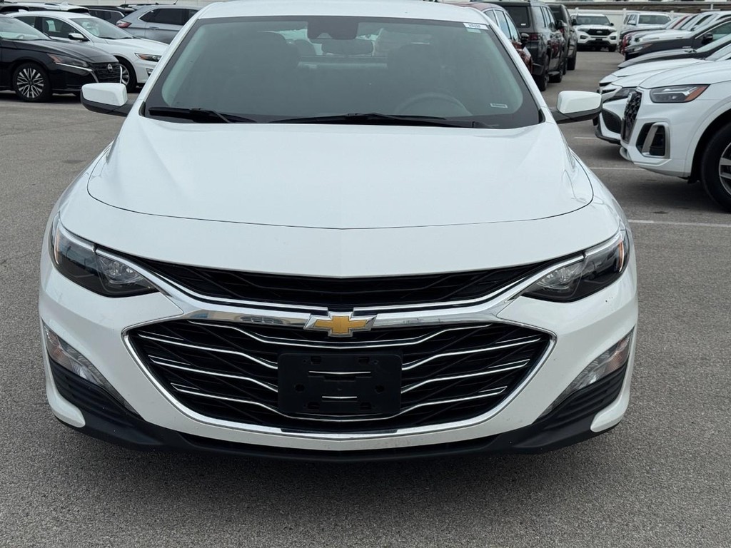 Chevrolet Malibu Vehicle Full-screen Gallery Image 08