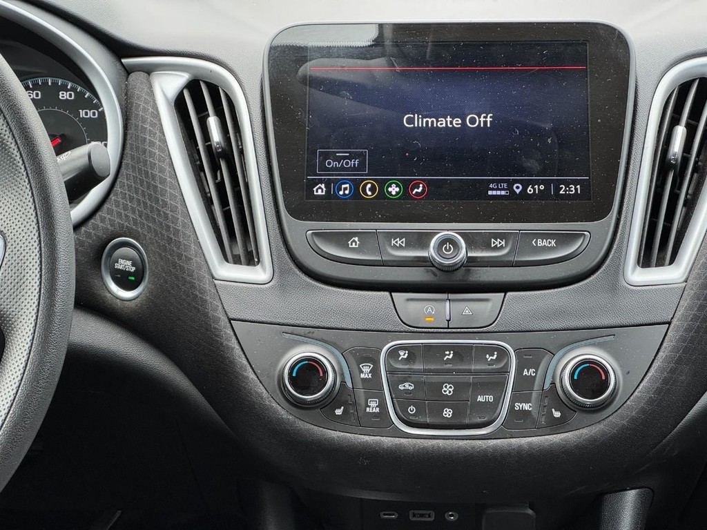 Chevrolet Malibu Vehicle Full-screen Gallery Image 12