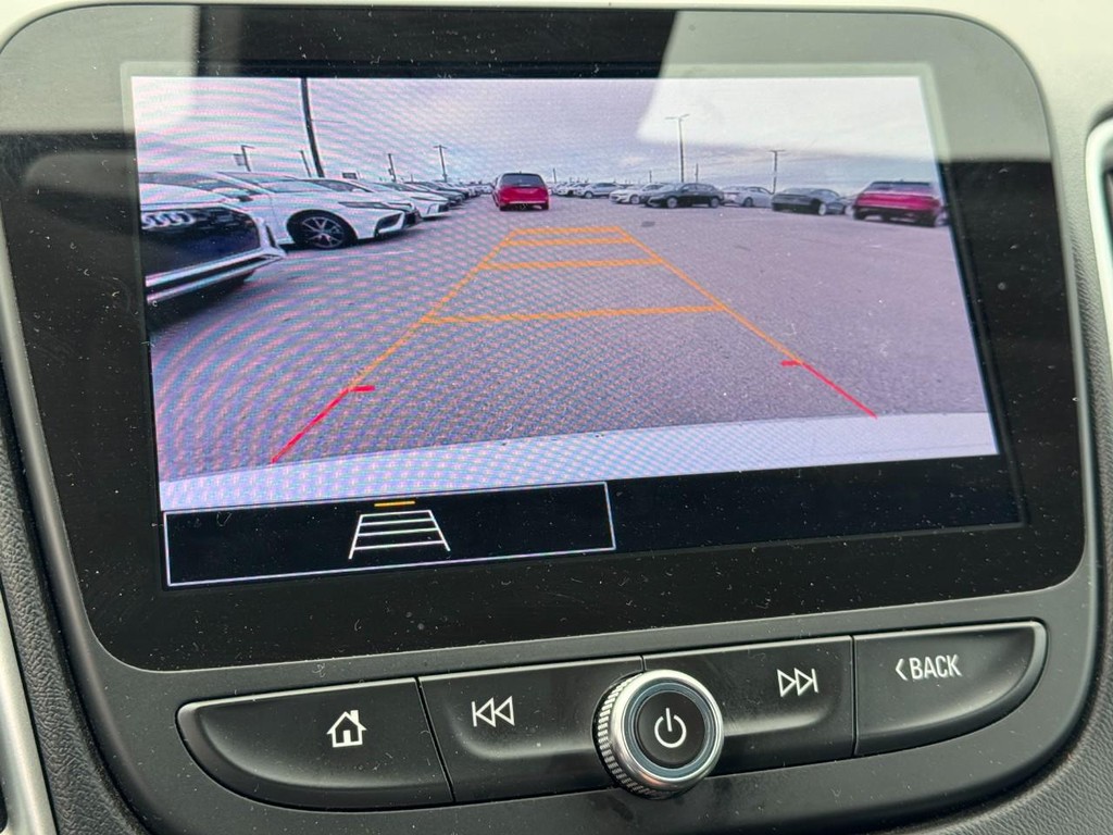 Chevrolet Malibu Vehicle Full-screen Gallery Image 20