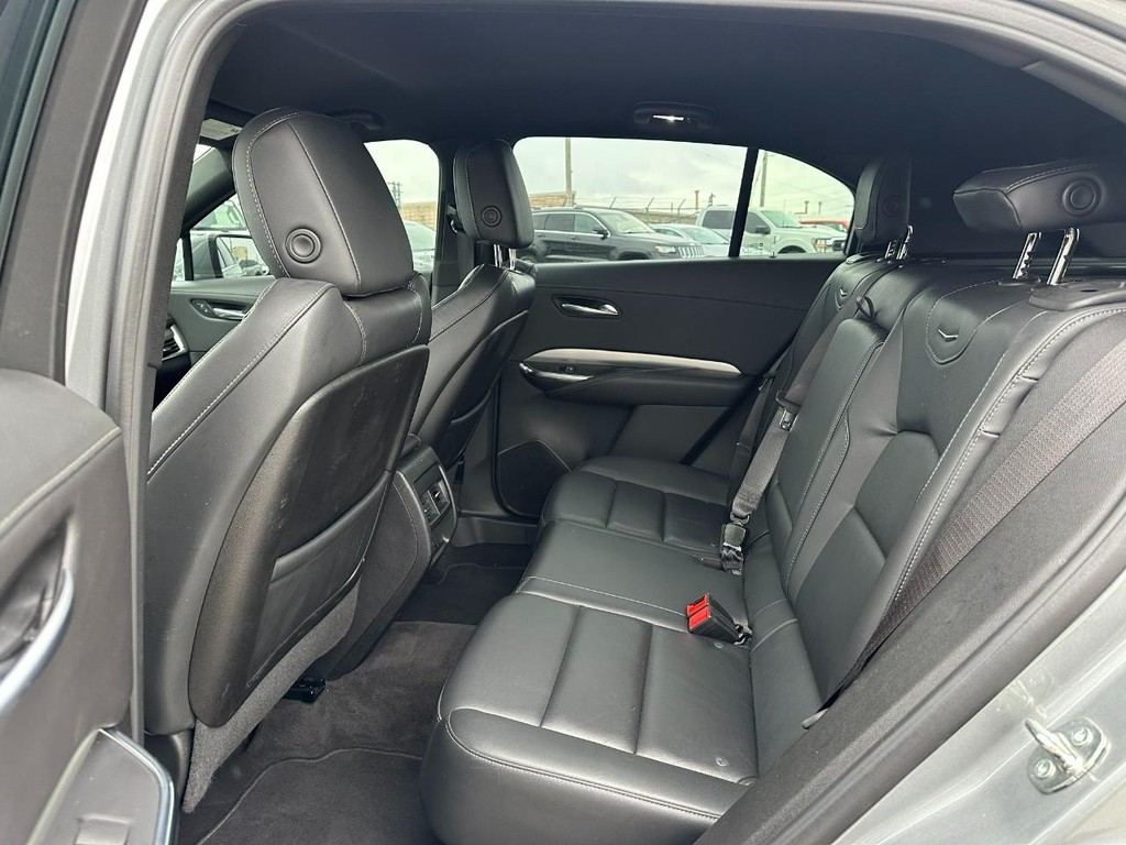 Cadillac XT4 Vehicle Full-screen Gallery Image 10